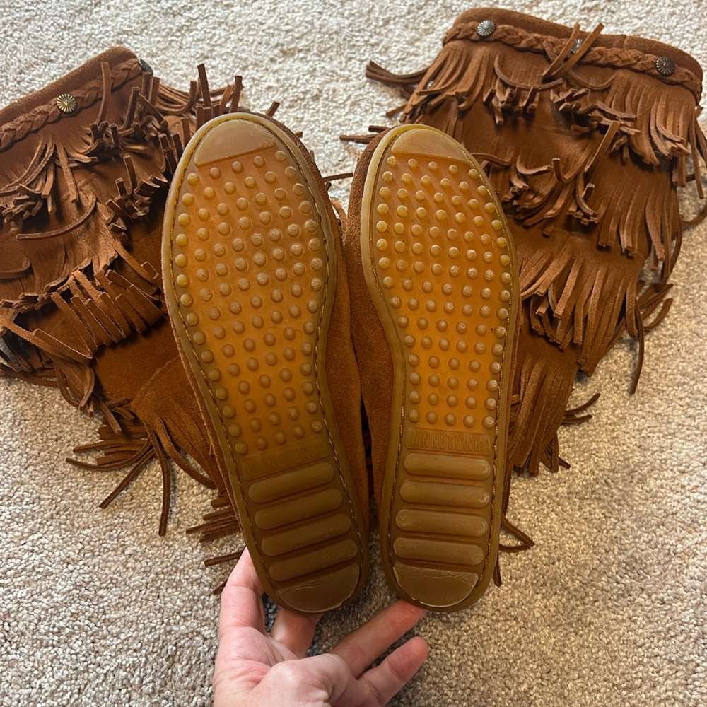 Minnetonka 5 Layer Fringe Boots - Size 6 - image 4